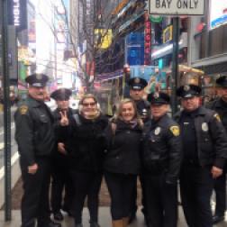 Uma pausa nos passeios pra foto com o New York Police Department